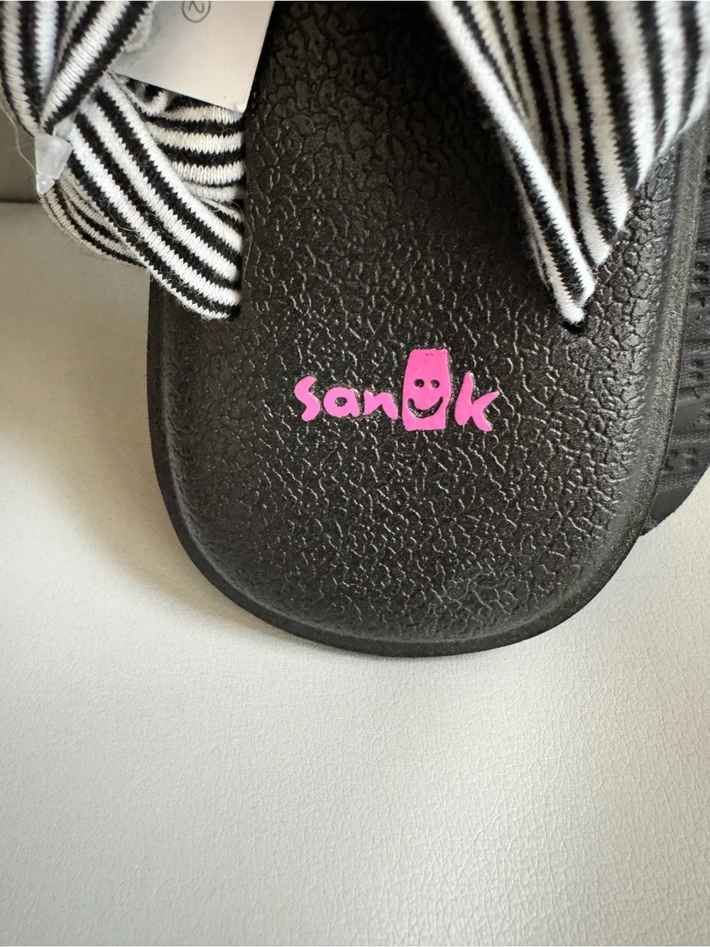 NWT Sanuk Girls Yoga Sling Sandals Black White Stripe Yoga Mat Size 2/3